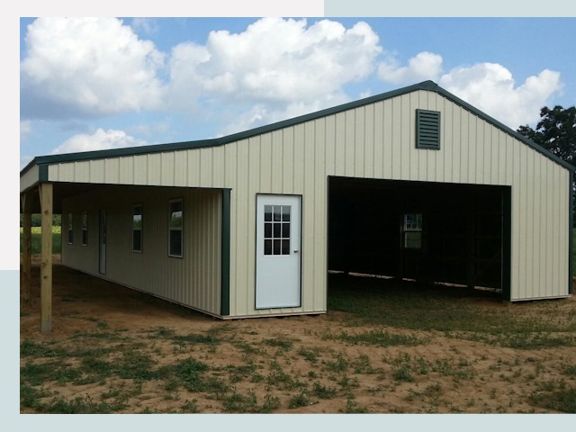 Строительство конюшен в Мегионе